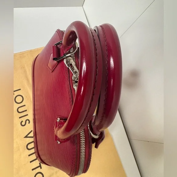 Louis Vuitton Alma BB - Picture 16 of 17